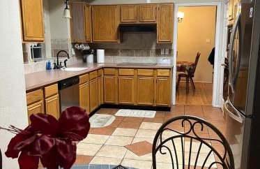 Comfy 3-Bedroom Home in Arlington - Foto 50