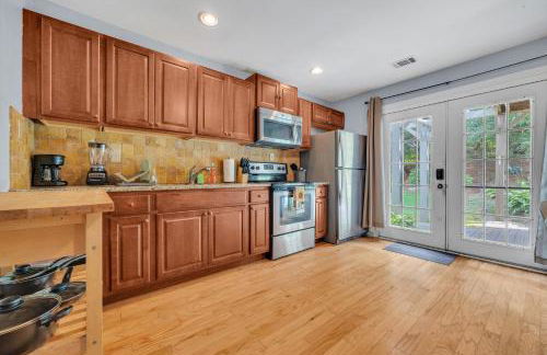 Pool and Patio, 8 minutes from Mall of Georgia! - Foto 4