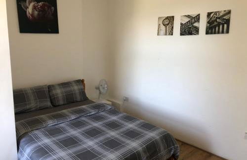 London DM x Weekly Monthly x Deals - Foto 4