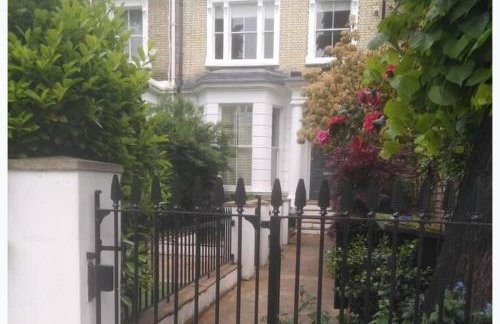 2 Bed - Sleeps 4 - Private Patio - Kensington - Foto 6