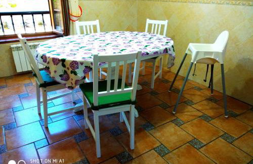 CASA AMPLIA CON JARDÍN Y APARCAMIENTO G-100147 - Foto 8