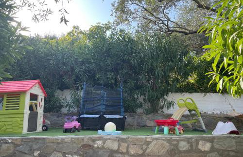 The Yellow Houses - Photo 36