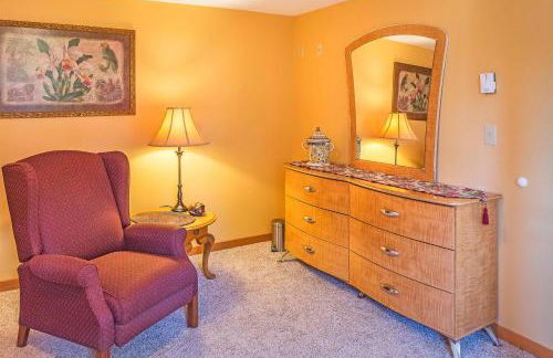 Cozy 2BR cabin near beach with deck fireplace. - Foto 15