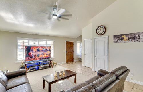 Hike, Golf and Ski Family Home in South Jordan - Foto 1