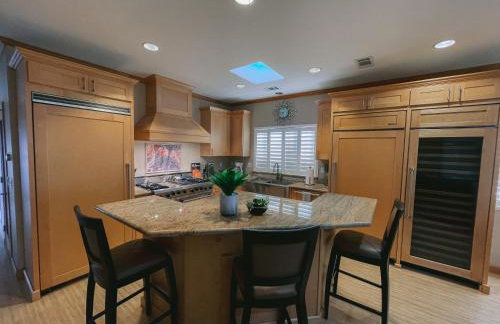 2 min walk to beach! Large Home! Rooftop Deck! - Foto 11
