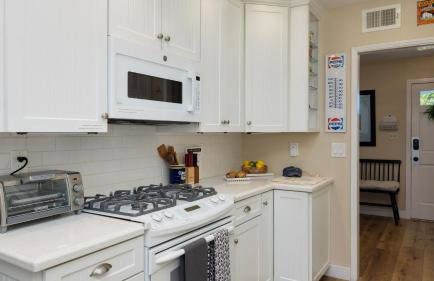 Coastal Retreat with Hot Tub Ocean Views Backyard Fun Newport Oasis by AvantStay - Foto 13