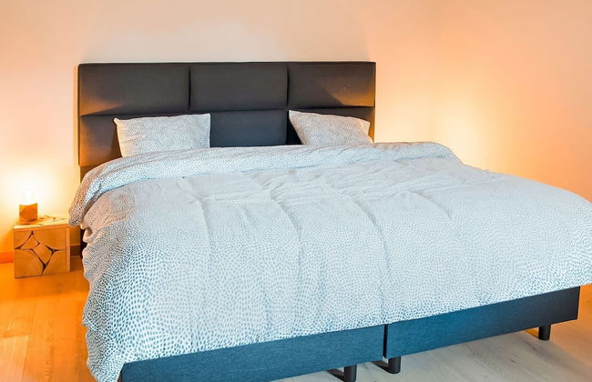 Majestic Villa With Pool and Sauna - Photo 6