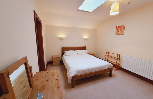 The Victorian Barn self catering holidays with pool & hot tubs - Photo 17