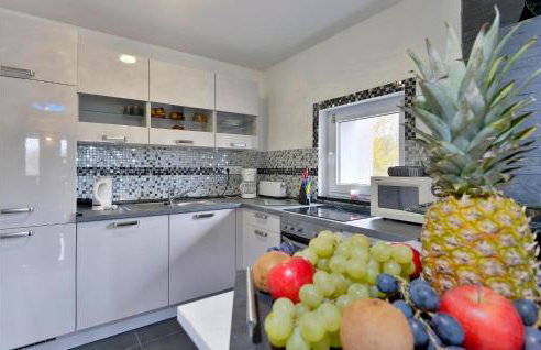 Nice Home In Zadoborje - Foto 32