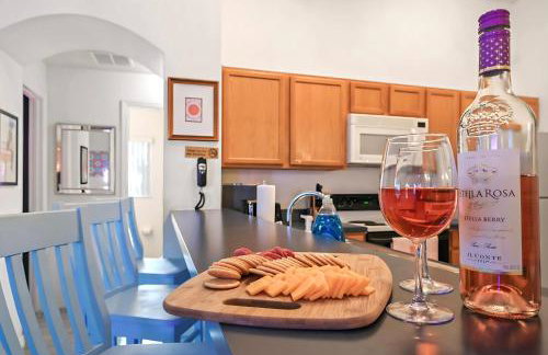 Disney World Getaway: 4 Br - Sunroof - BBQ Bliss - Foto 17