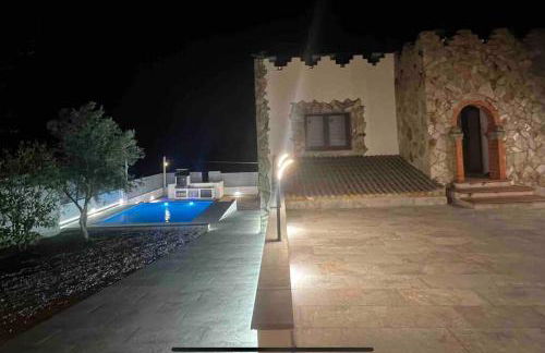 Villa Oasis entre Viñedos cerca de Barcelona con A A y piscina climatizada - Foto 10