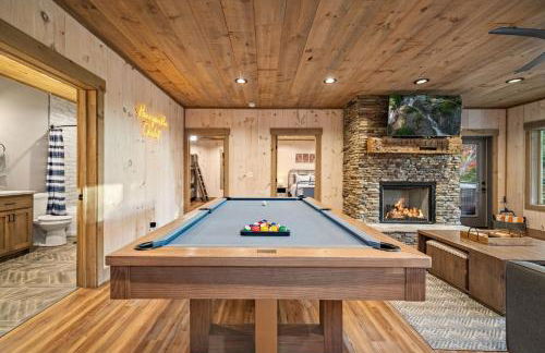 Honeysuckle Chalet - Luxe Mountain Chalet - Hot Tub, Wi-Fi, Pool Table, Party Deck, Fire Pit - 15 mins to Blue Ridge! - Foto 43
