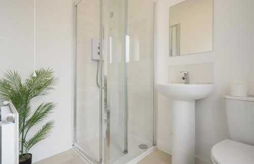 Mersey Way, Spacious 3 Bed Home, Close to Sheffield City Centre & FREE Driveway Parking - Perfect for Workers, Groups & Families - Hosted by Stay Host Save - Foto 25