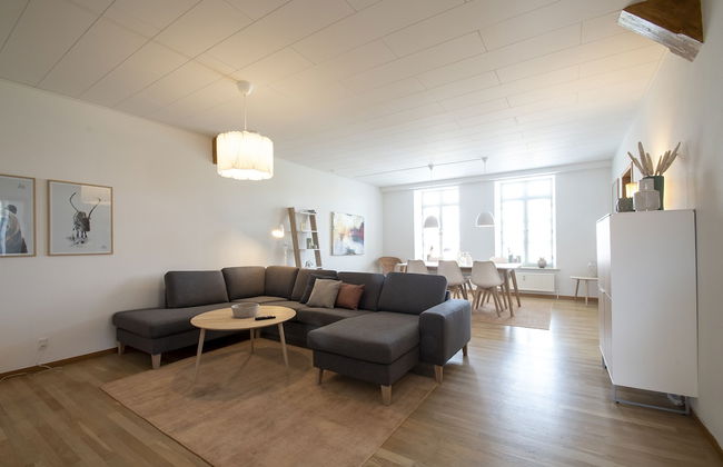 Exclusive 2 Bedroom Apartment - Photo 14