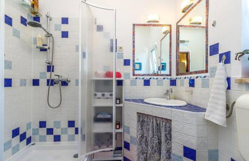 Cozy Home with Private Garden - Happy Rentals - Foto 16