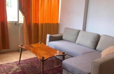 Maison charmante à Saint-Germain-de-Lusignan, parking privé - Foto 8