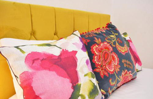 Elm House by YourStays - Lovely home in Cheshire, quiet residential street - Photo 39