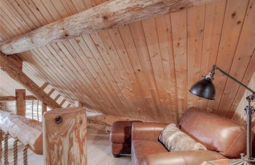 Cozy Log Cabin Loft Hot Tub on 5 wooded acres - Foto 15