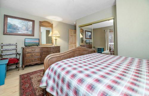 Abe's Cool Cabin - Nice luxury home with a game room, hot tub, and pool table - Foto 36