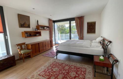 Lovely 2 bedroom apartment with free parking - Foto 31