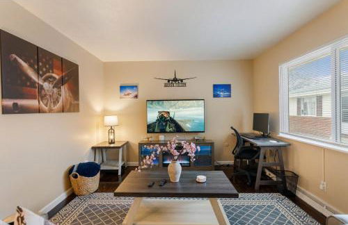 Akron 2 Bed 1 Bath Flight Themed Oasis Dog Friendly - Foto 5