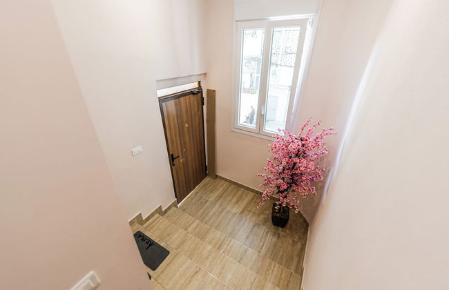 Authentic Villa Apartment - Photo 33