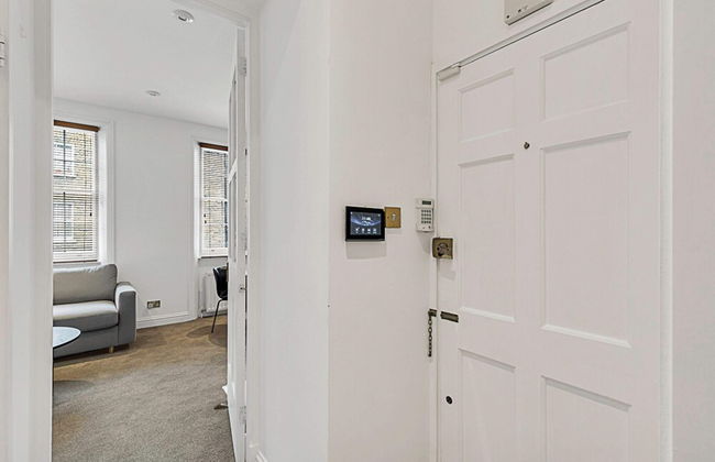A One-bedroom Apartment Situated In Central London - Foto 21