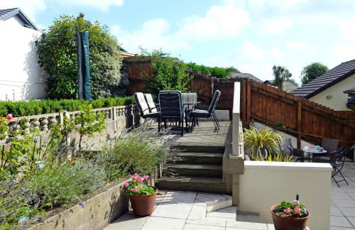 Valley Retreat - Peaceful Location, Walk to Beach, Parking - Photo 60