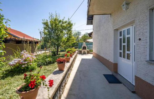 2 Bedroom Nice Apartment In Viskovo - Foto 5