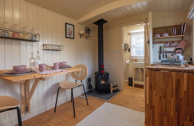 Shepherdshut-hot Tub-cotswolds-petfriendly - Photo 26