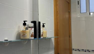 Bonito y muy fresco apartamento con patio privado - Foto 4