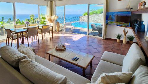 Villa Ocean Wave Calheta - Oversized Pool & Stunning Ocean Views - Photo 2