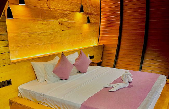 Woodland Sanctuary - Photo 2