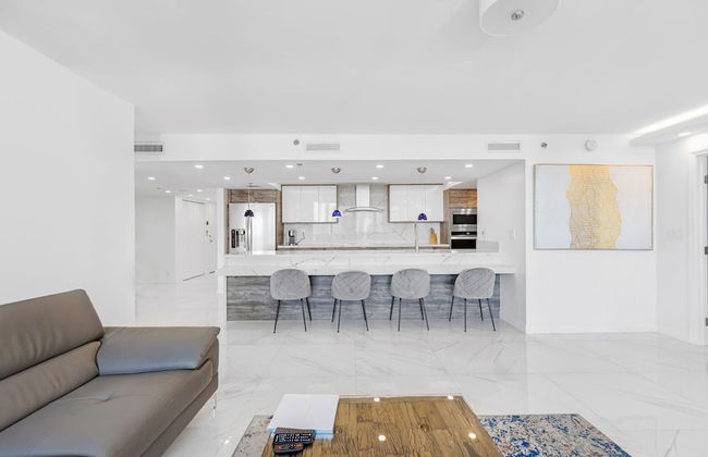 Modern Apartments Biscayne Bay - Photo 19