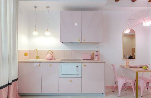 Glamorous pink studio in city center - Photo 14