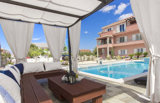 Exquisite Villa with Private Hot Tub in Grebaštica - Foto 28