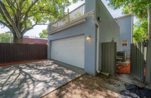 Ultimate Man Cave Garage studio minutes to Whatever YOU do - Foto 33