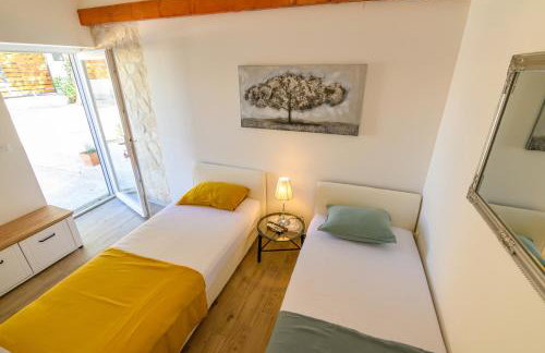 Kameni dvori - Photo 35