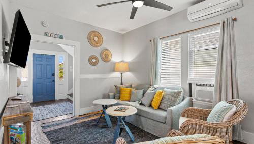 Coastal Escape, Steps to Beach, Fire Pit - Foto 2