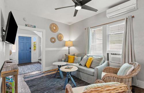 Coastal Escape, Steps to Beach, Fire Pit - Foto 2