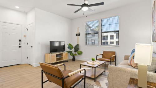 CozySuites Glendale by the stadium with pool 13 - Foto 2