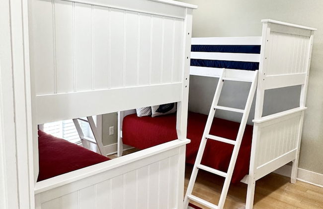 Sea View Play 3 Bedroom Home by RedAwning - Photo 11