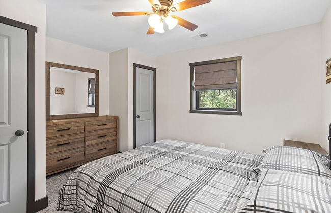 The Breck by Avantstay Modern 6bdr Cabin w/ Hot Tub & Game Room - Foto 3