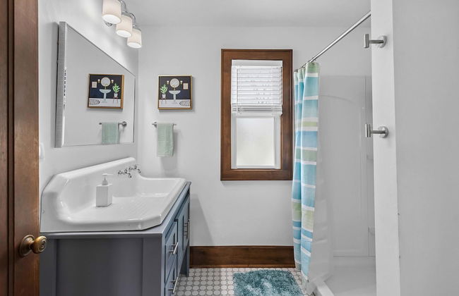 Riverfront Kayaks Bay Access Sleeps 15 - Foto 20