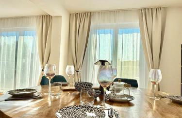Luxury Apartment 4 bedrooms Self check in out - Foto 26