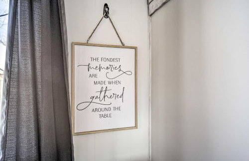 Family Home - Walk to Town and Balsam Lake! - Foto 18