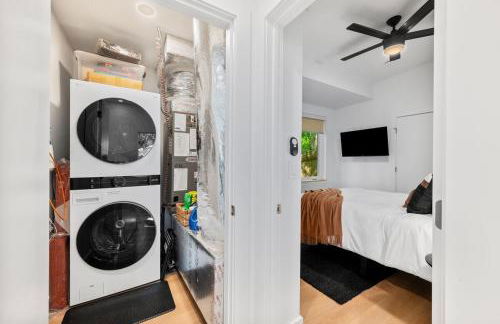 New-Dog Friendly,Hot Tub, Fire-pit, 1 mile to DTWN - Foto 14