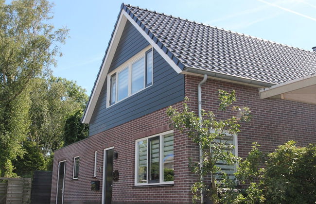 Modern Holiday Home With Veranda in Limmen - Foto 1