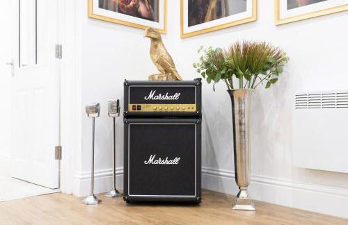 The House Of Selfies - Photo 5