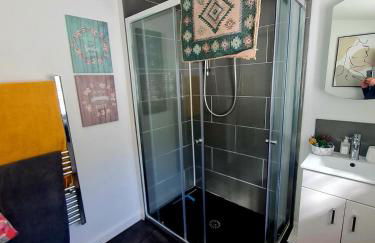 Stylish Open Plan Guest House 400sq ft Rutland - Photo 13